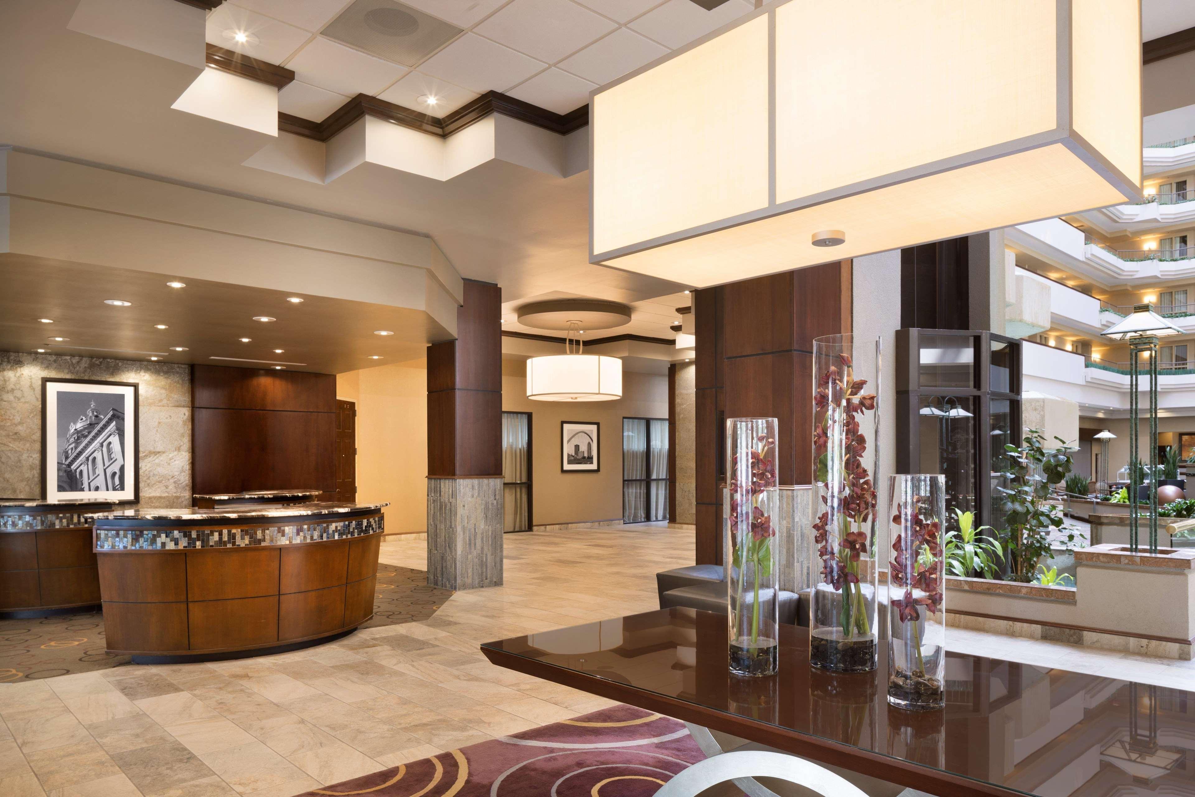 Embassy Suites Des Moines Downtown Eksteriør bilde