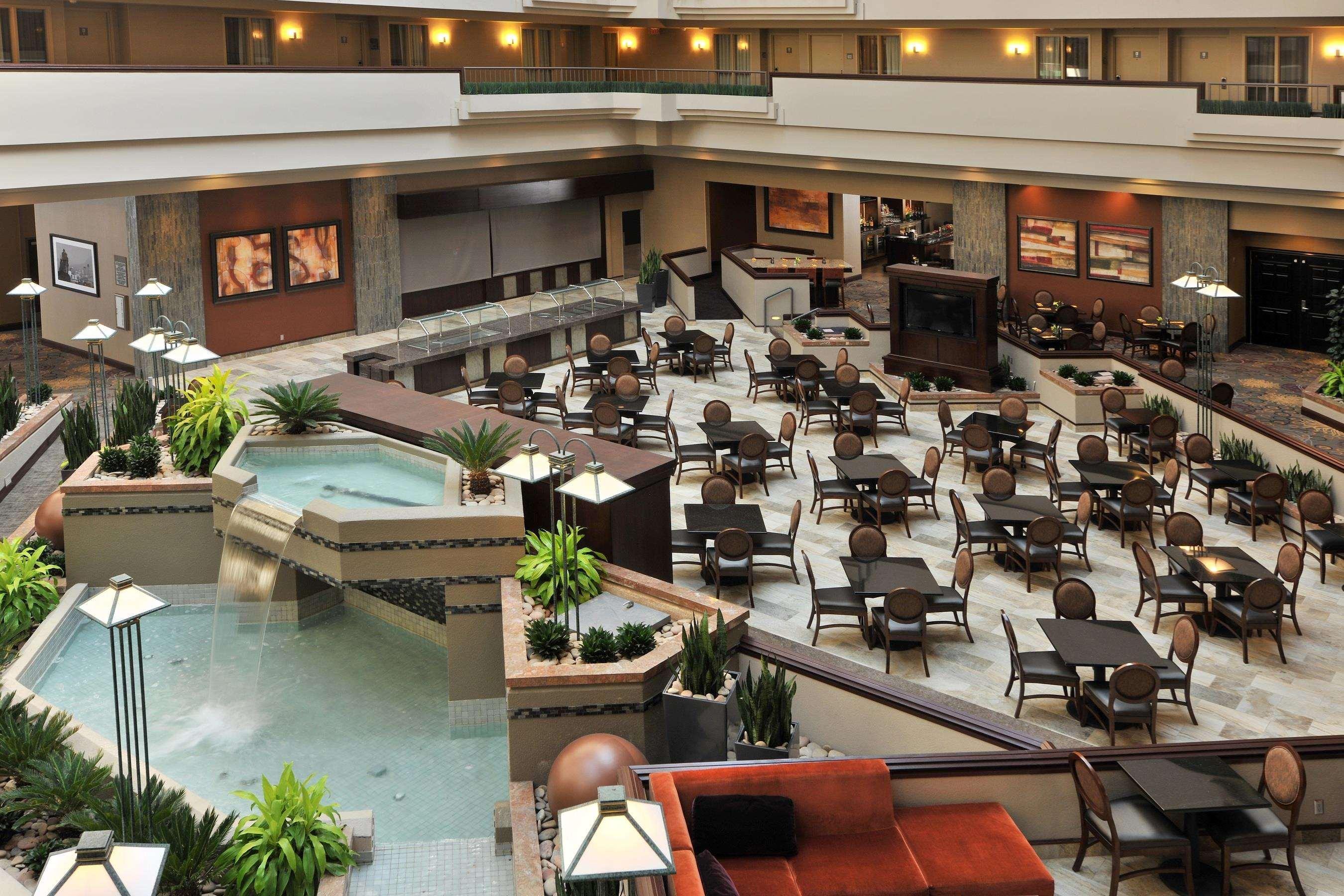 Embassy Suites Des Moines Downtown Eksteriør bilde