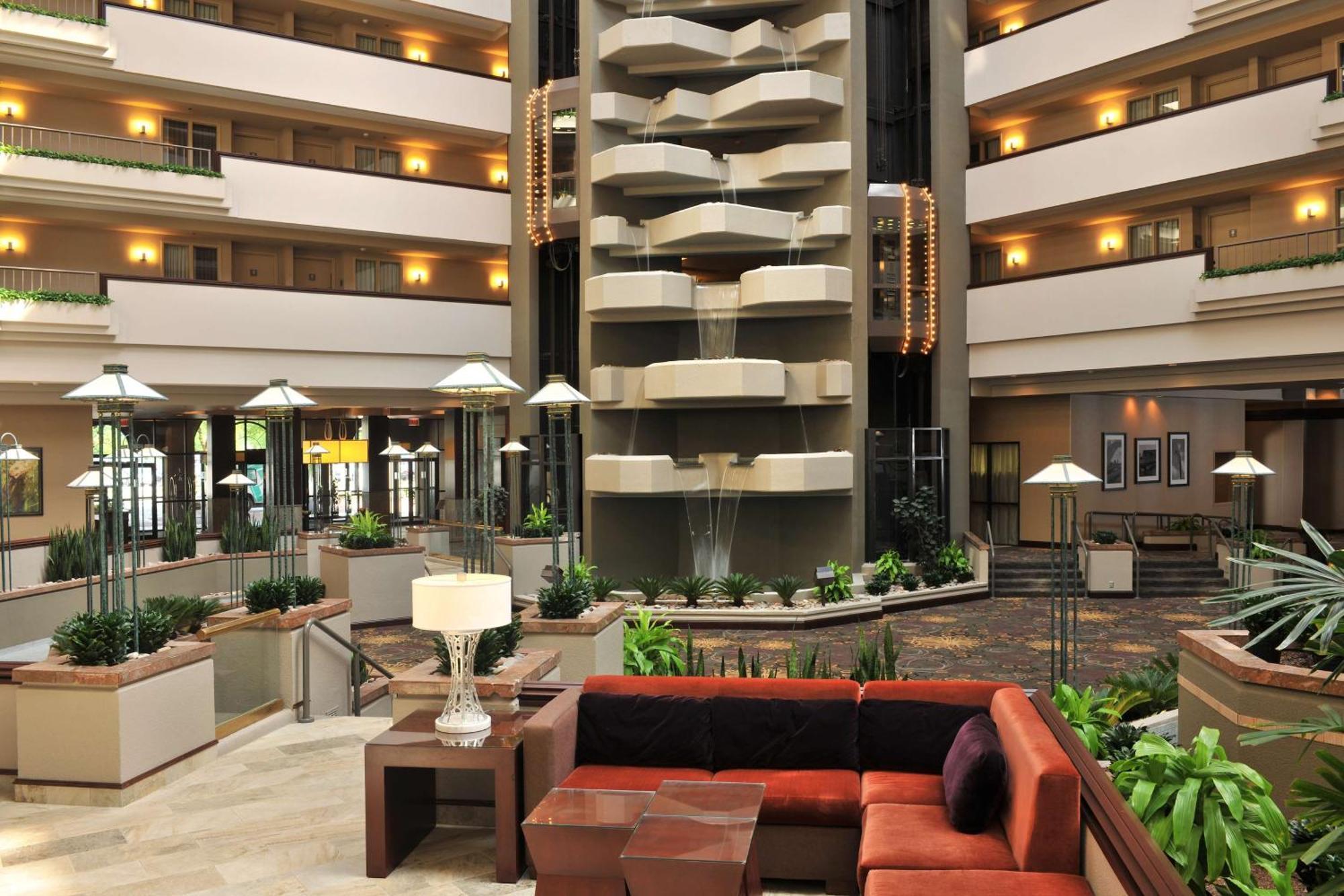 Embassy Suites Des Moines Downtown Eksteriør bilde