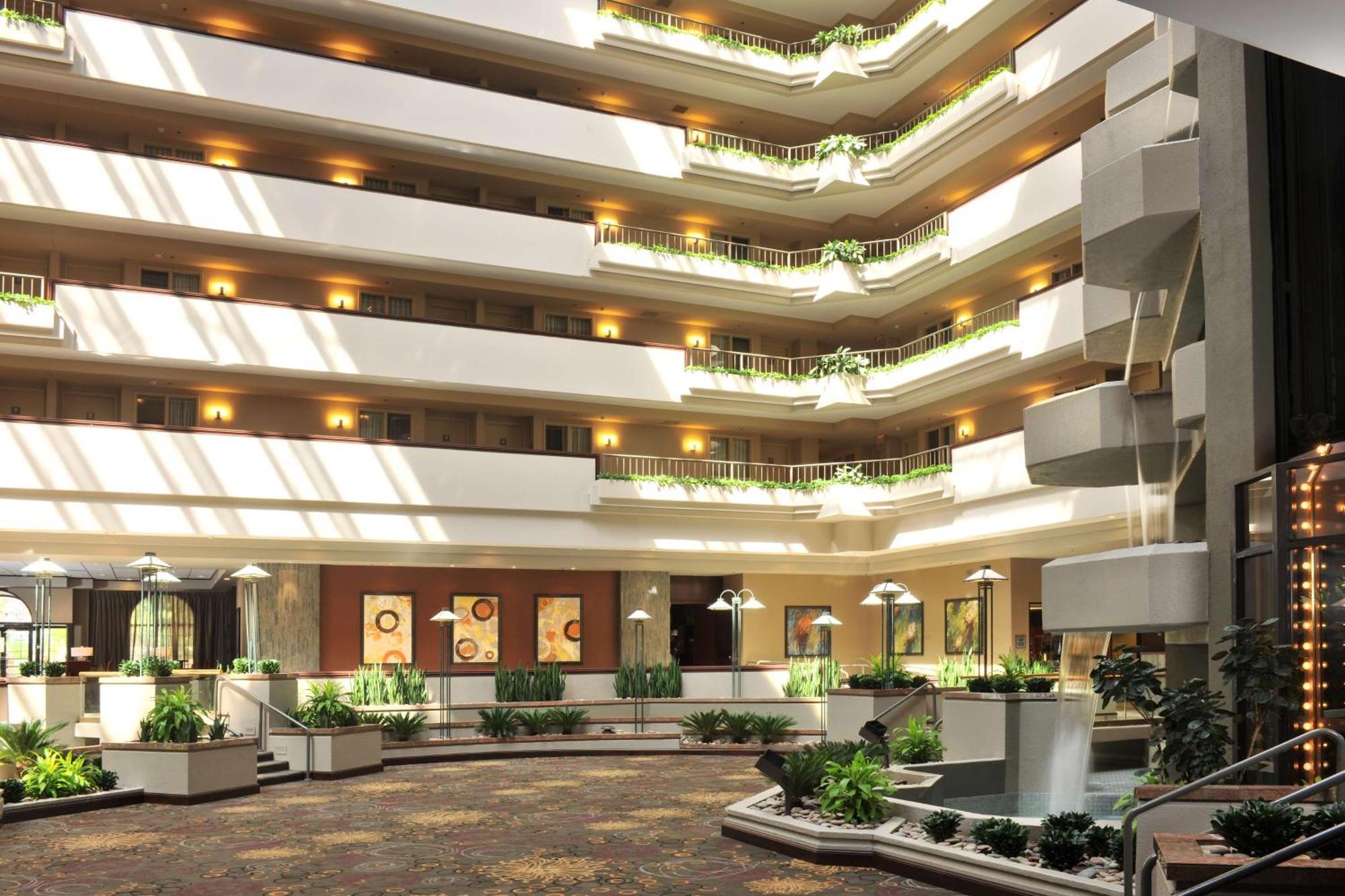 Embassy Suites Des Moines Downtown Eksteriør bilde